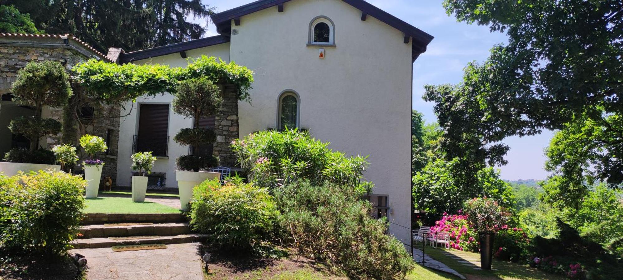 "La Selvetta" Bed And Breakfast Buguggiate 外观 照片